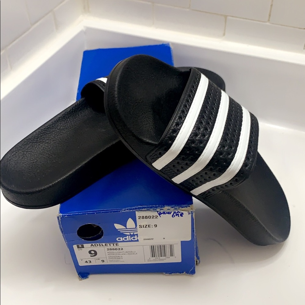 FREE GIFT - HAPPY HOLIDAYS 🛍🛍 - Picture 4 of 6